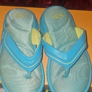 C9 By Champion Blue and Yellow Memory Foam Flip Flops Size 13/1